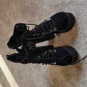 Size 6 black chunky high heel boots
